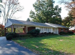 2225 Bridle Ln, Roanoke, VA 24018