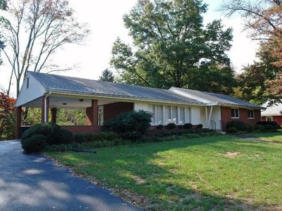 2225 Bridle Ln, Roanoke, VA, 24018