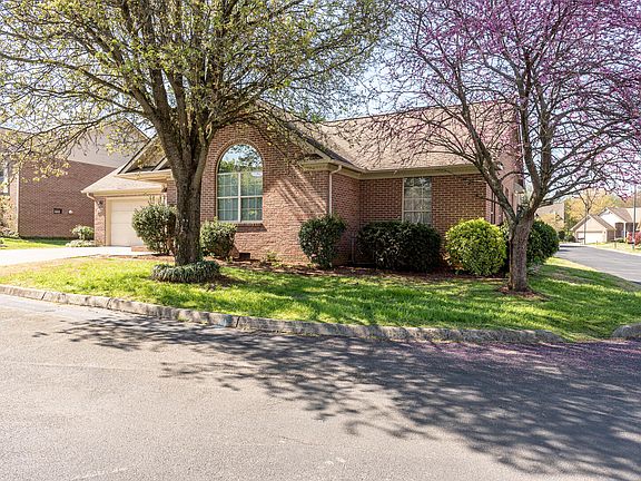 2nd image of 2038 Cochran Pl