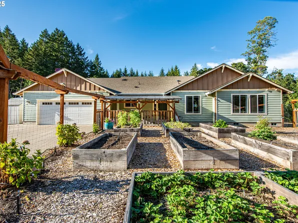 24945 Oak Ln, Elmira, OR 97437