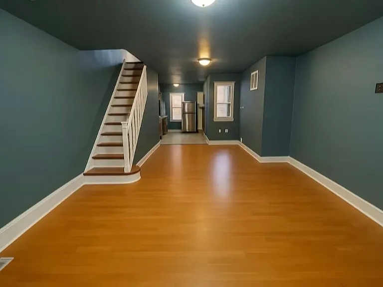 2115 Sigel St — Photo 1