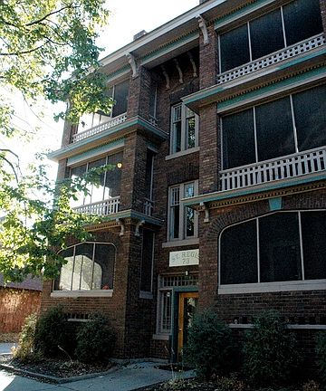 3rd image of 73 Oxford St N APT 3