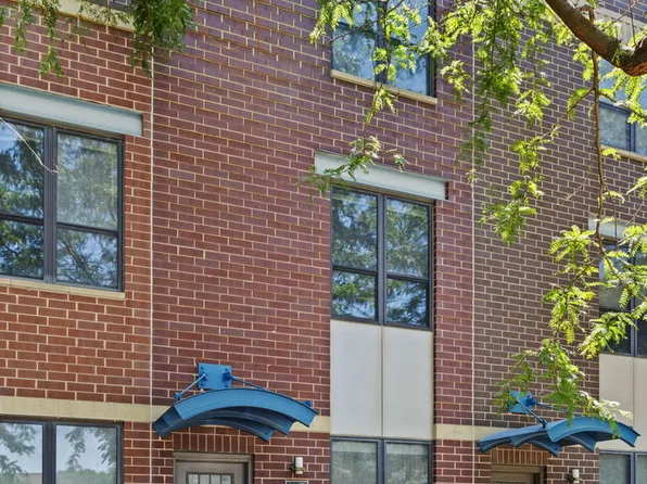 1145 N Cambridge Ave, Chicago, IL 60610