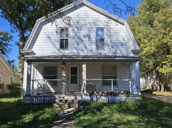 1516 E 11th Ave, Winfield, KS 67156