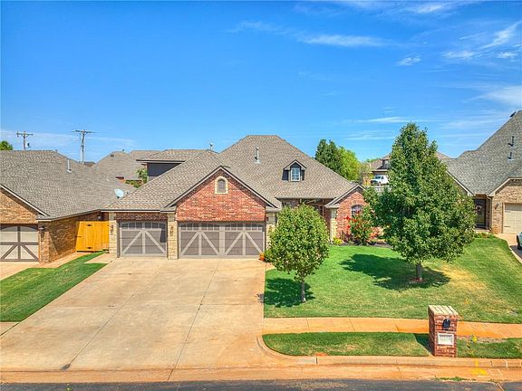 2nd image of 17204 Hardwood Pl
