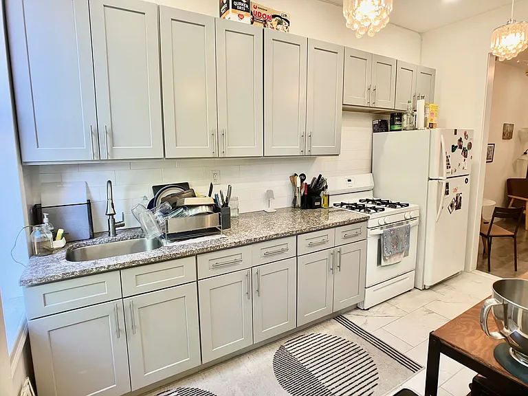 249 21st St #2R — Photo 3
