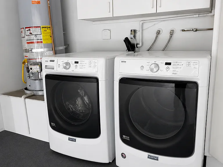 Washer/Dryer included (located in garage)