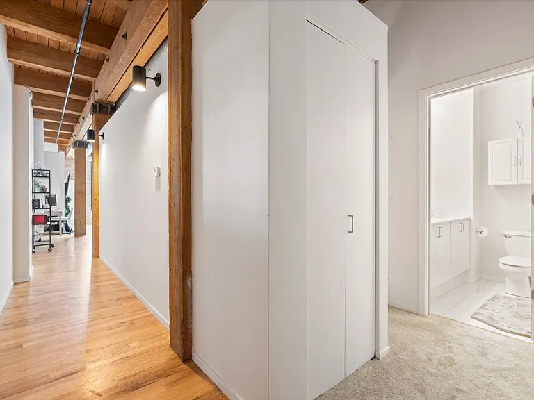 728 W Jackson Blvd #317 — Photo 2