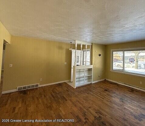 2nd image of 3815 Walton Dr