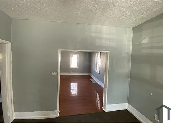 3 bed, 1800 sqft, $1,350 — Photo 4