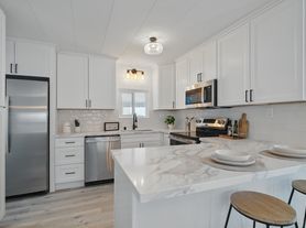 8975 Lawrence Welk Dr