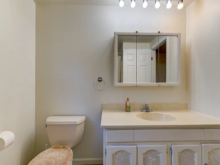13 Cloverfield Dr — Photo 28