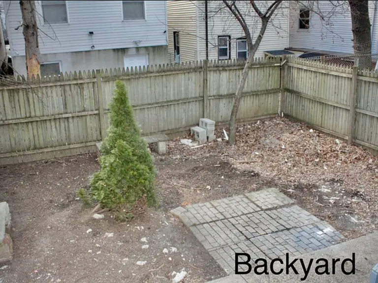 289 Claremont Ave — Photo 13