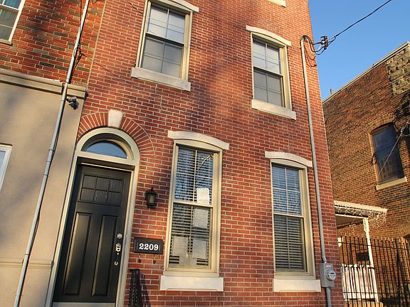 2nd image of 2209 E Dauphin St