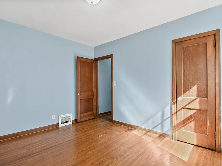 2636 S 7th St — Photo 19
