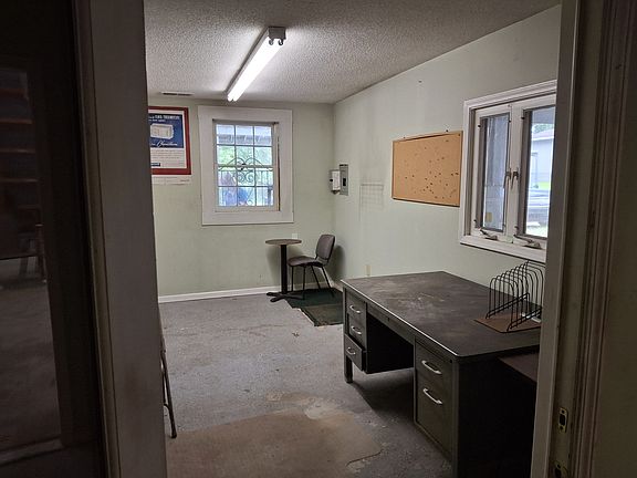 4th image of 1601 Daulton Dr #1