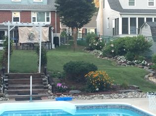 952 Greenbriar Ln, Springfield, PA 19064