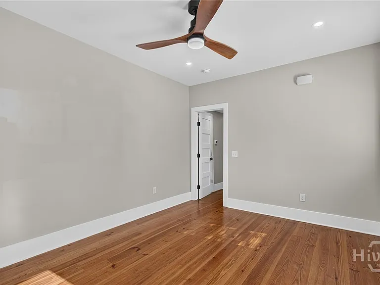 221 W Duffy St #A — Photo 28