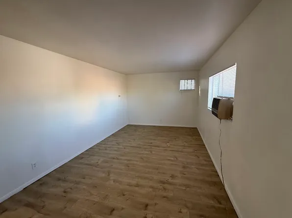 310 La Veta Dr NE #D, Albuquerque, NM 87108