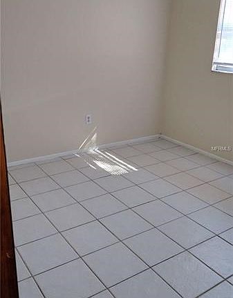 5th image of 380 Royal Palms Dr