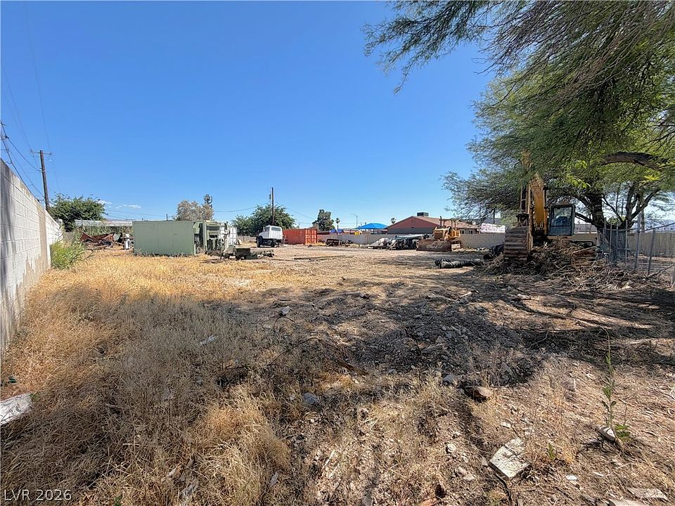2nd image of 3702 Vegas Dr