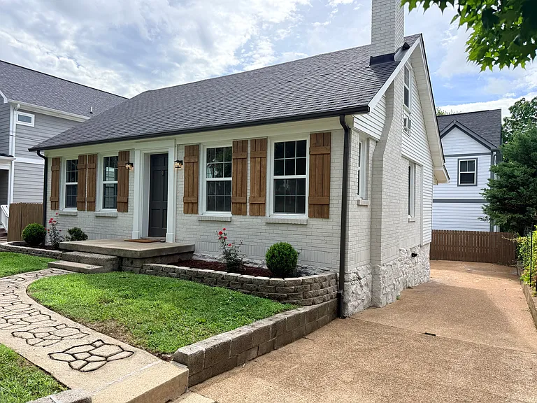 2408A Inga St — Photo 2