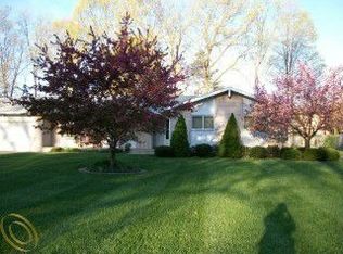 20365 S Greenway St, Southfield, MI 48076