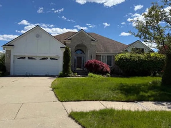 28363 Lady K Ct, Southfield, MI 48034