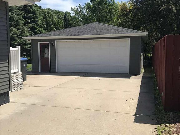 2nd image of 107 S Black Eagle Dr