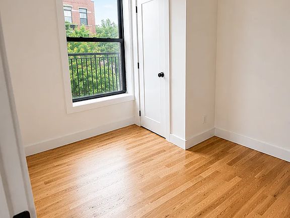5th image of 293 Putnam Ave #2