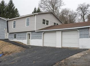 99 Old Mill Rd, Wallkill, NY 12589