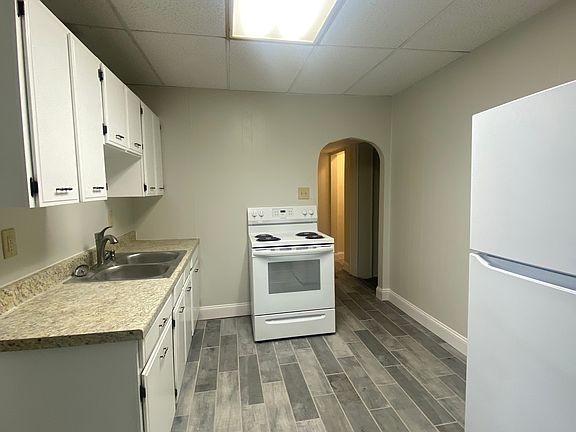 2nd image of 15 E High St #2