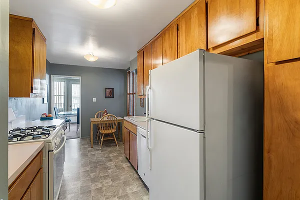 Sold by Lovett Realty, Inc. | media 28