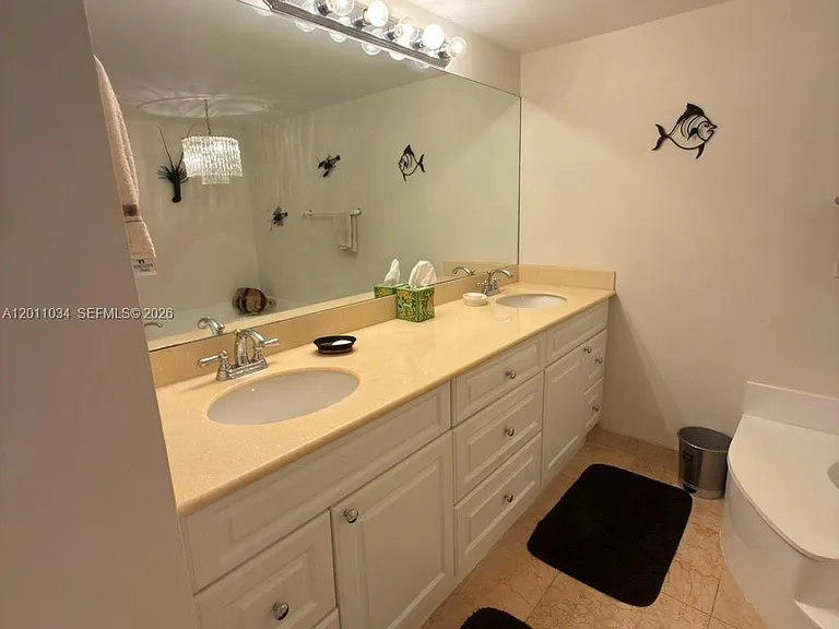 4000 Towerside Ter #1912 — Photo 18