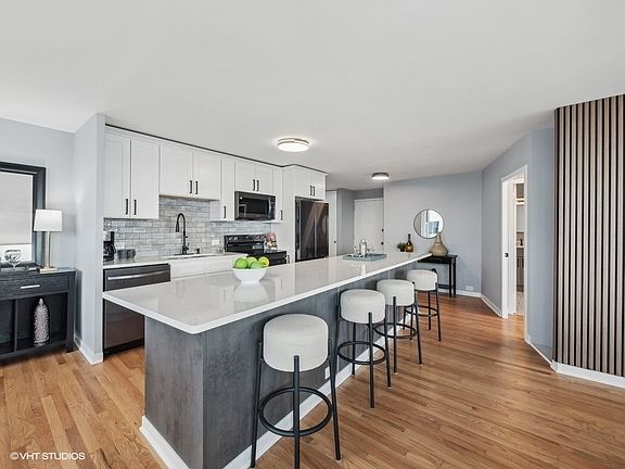 4th image of 4250 N Marine Dr APT 2915