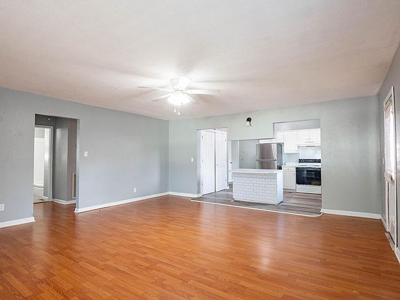 5th image of 2 Polk Cir