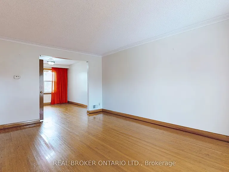 3241 Dufferin St — Photo 8