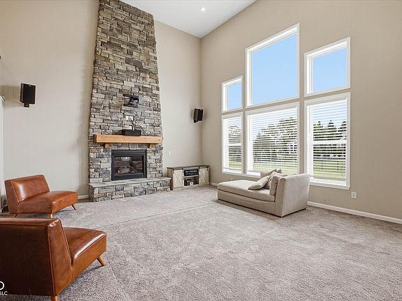 3rd image of 7213 Birch Hall Cir