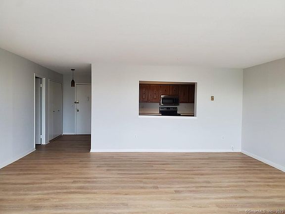 2nd image of 1460 Elm St Unit 431