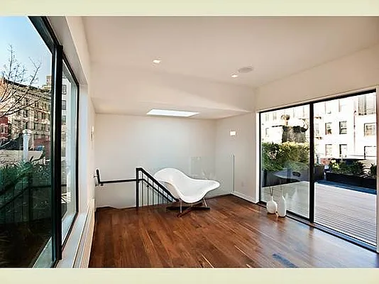 Sold by Stribling | media 3