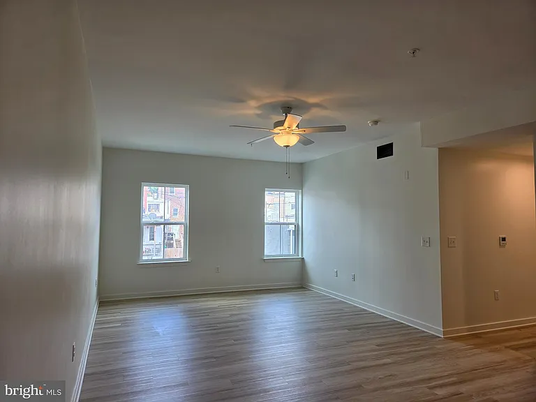 102 Hanover St #208 — Photo 8