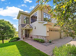 101 Willoughby Way E, Minnetonka, MN 55305