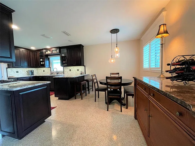 17045 Dolphin Dr — Photo 3