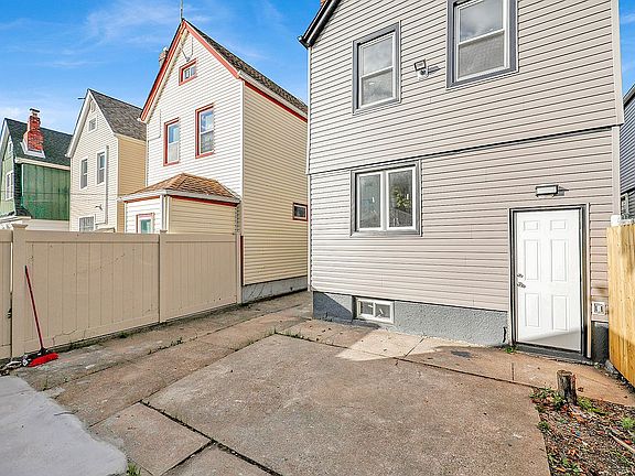 3rd image of 88-35 74th Pl #1FAM
