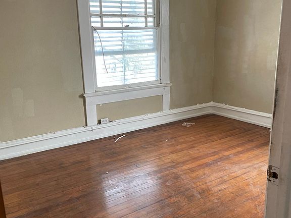 5th image of 1119 Brown St #1