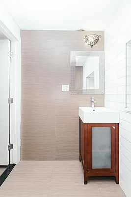 Rented by Nooklyn NYC LLC | media 27