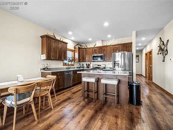 5th image of 615 4th St