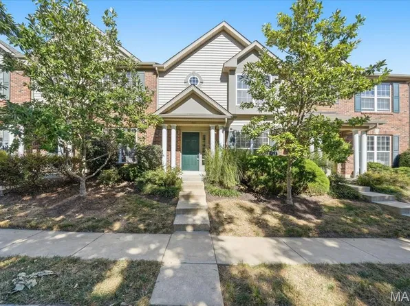300 Montclair Tower Dr, Saint Charles, MO 63303