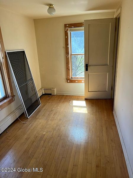 4th image of 188 Hidley Road