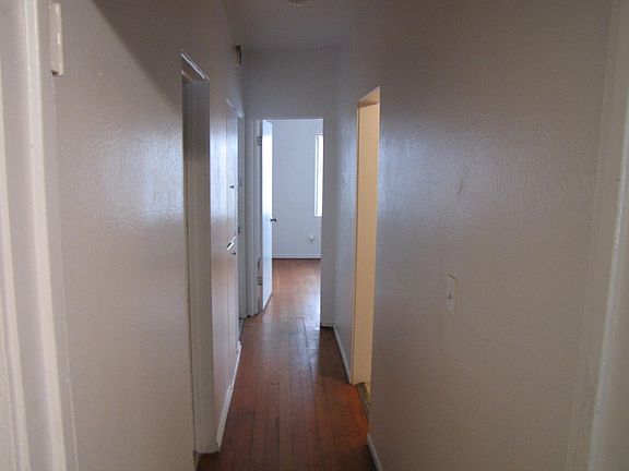 5th image of 614 23rd St APT 23